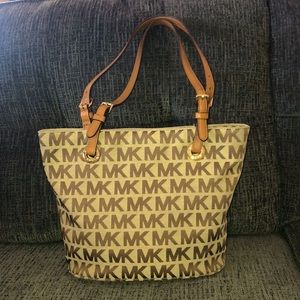 Michael Kors beautiful cloth tote w/leather straps